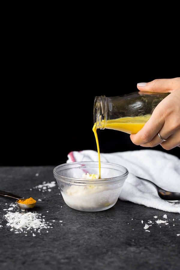 Vegan Golden Milk Coconut Affogato: A beautiful, refreshing sweet treat using the trendiest spice: turmeric! Naturally vegan and gluten free. || fooduzzi.com recipe