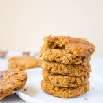 Mexican Falafel: These gluten free and vegan homemade falafel are baked until crispy and full of fresh flavors! Perfect for a Meatless Monday dinner! || fooduzzi.com recipe